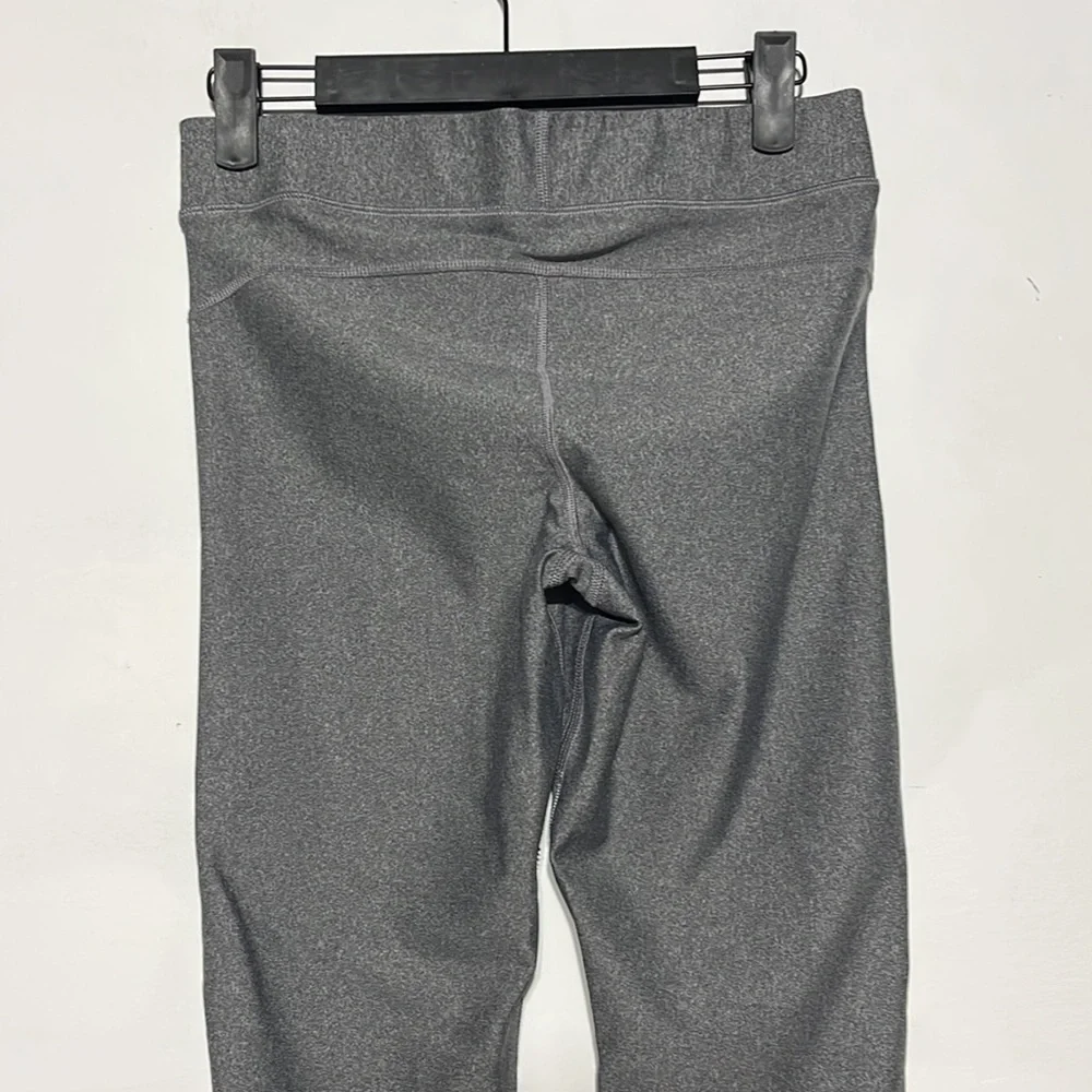 Under Armour Heatgear Compression Colorblock Grey Blue 7/8 Leggings Size Medium - Picture 6 of 7